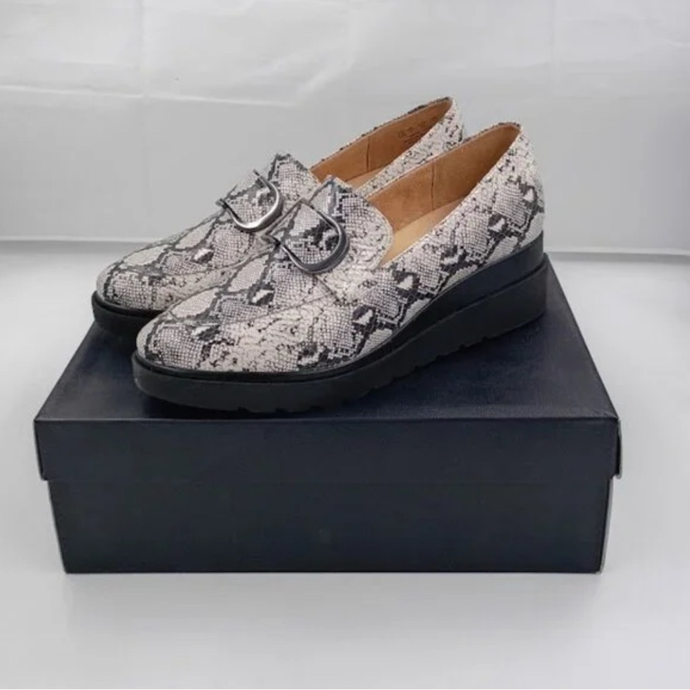 NWT Naturalizer Snakeskin Patterned Women's Loafers Genuine Leather NIB - Picture 1 of 2